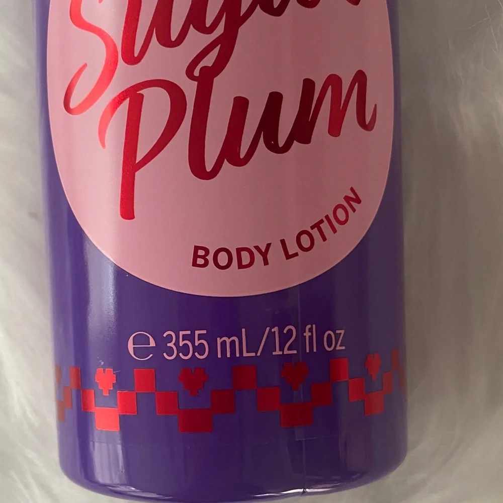 PINK Victoria's Secret Sugar Plum Body Lotion -NEW